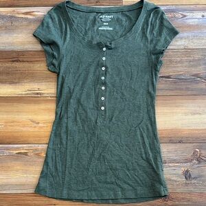 Old Navy Women's Olive Short Sleeve Tee